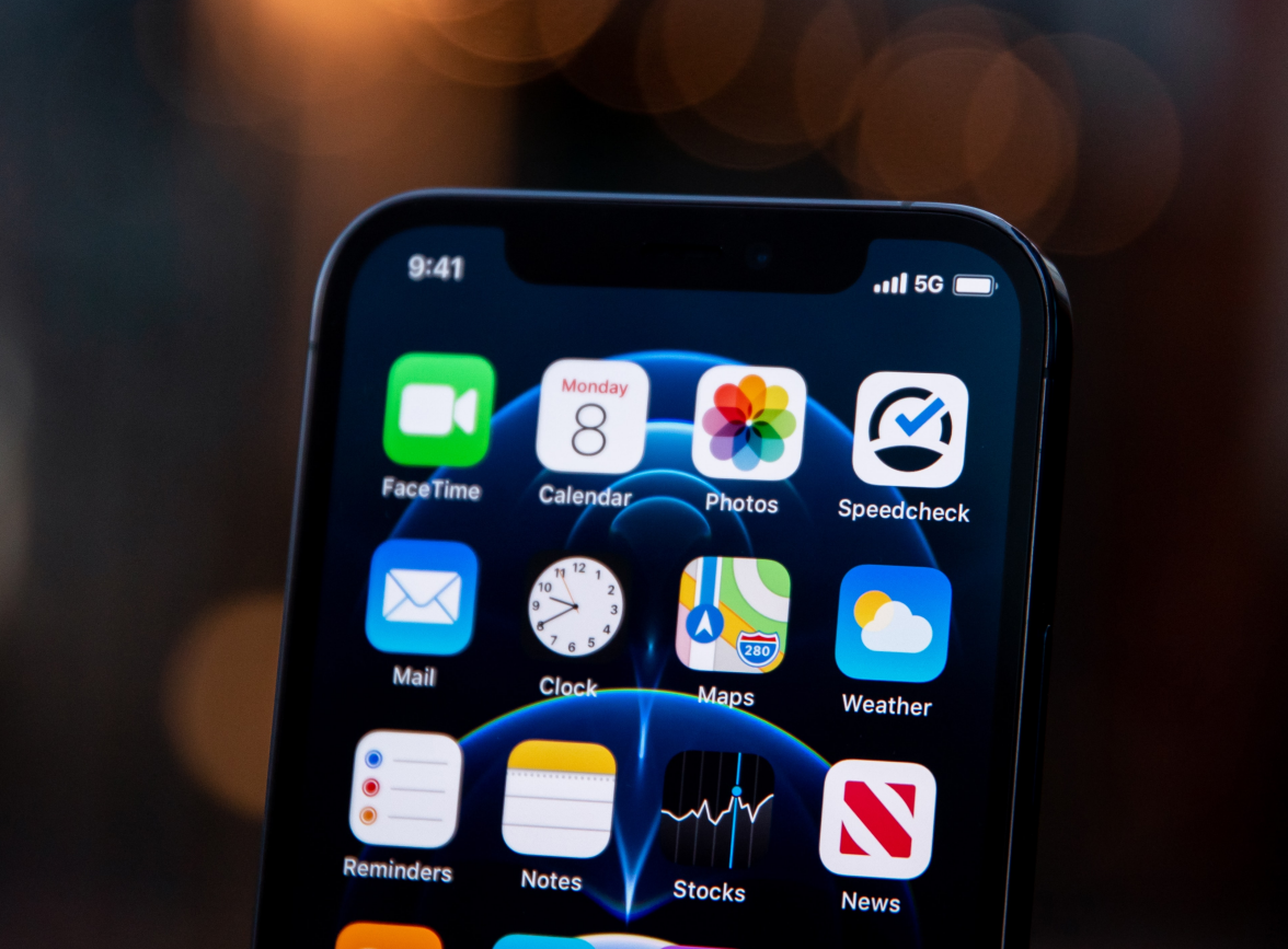 旬邑苹果手机维修分享为什么 iPhone 12 在冬季会自动关机 