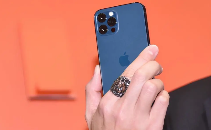 旬邑苹果手机维修分享iPhone12系列重启方法教程 